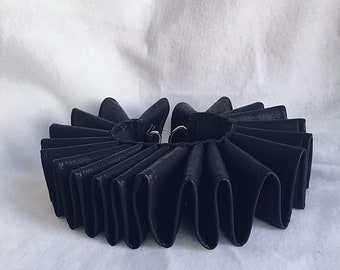 Black Vegan Leather Clown Collar, Elizabethan Ruff – Club Kid, Goth