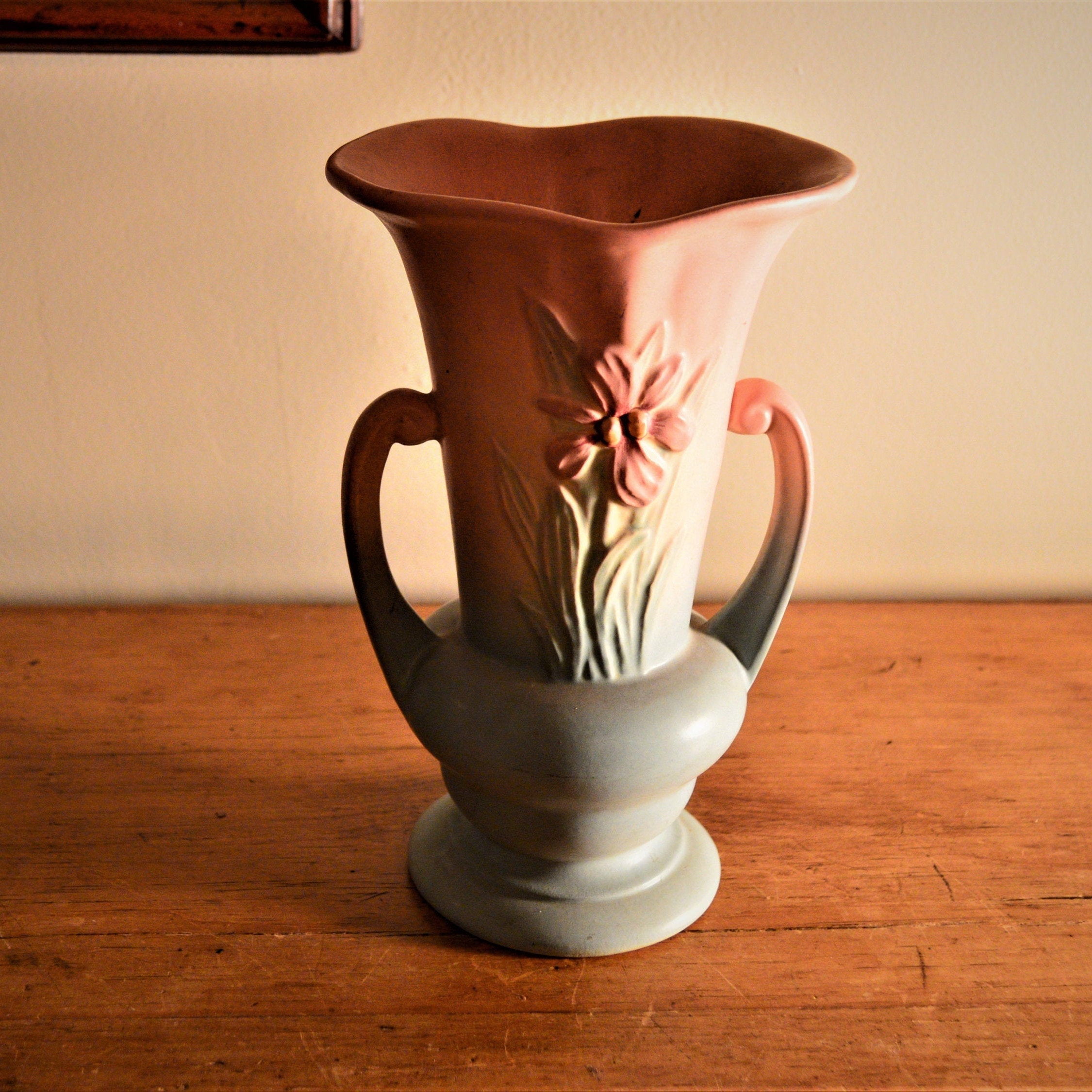 Hull Pottery USA Iris Vase 402 8 1/2 /PT087 Etsy