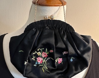 1960’s Floral Embroidered Satin Purse