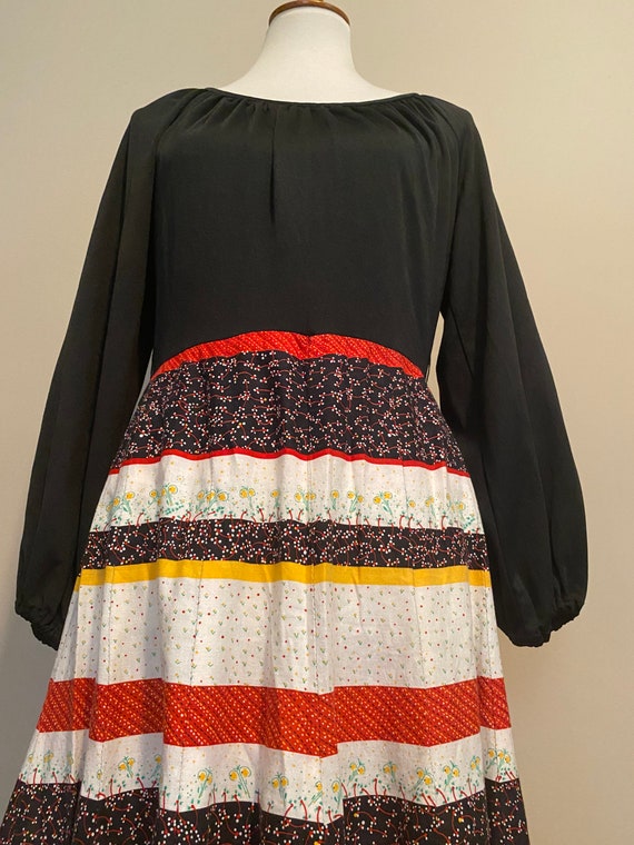 1970’s Folk Style Maxi Dress - image 4