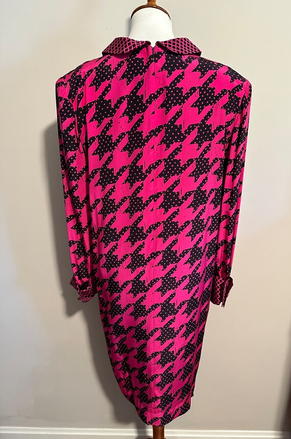 1980’s Bill Blass Silk Houndstooth Print Dress - image 7