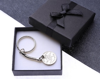 75e verjaardag 1951 Lucky Sixpence-sleutelhanger - doorboord