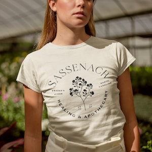 Outlander Sassenach T-Shirt, Claire Fraser Apotheke, Jamie Fraser aus der Outlander, Fraser&#39;s Ridge, Outlander Geschenk, Sassenach Kräuter Shirt,