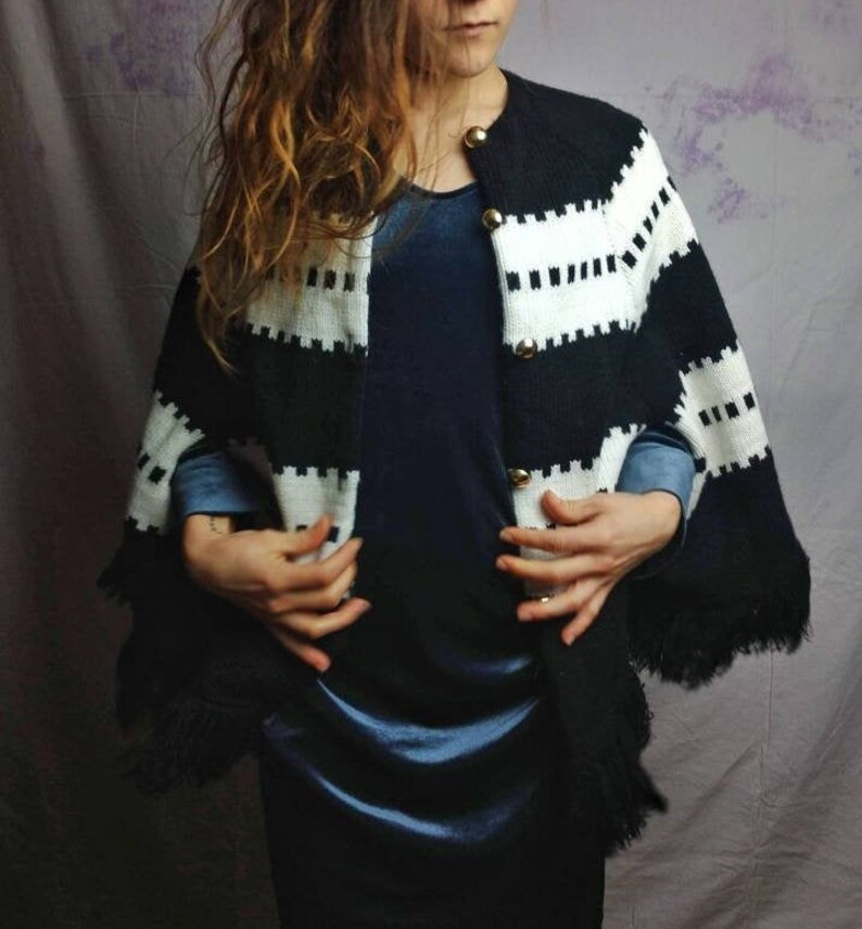 White Knit Poncho Womens Vintage Size SMMM Fringe Bohemian Mod Clothing Black