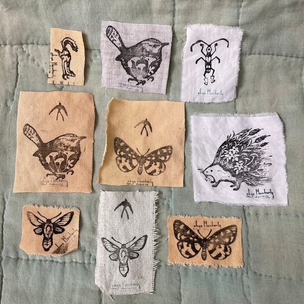 Toppe morbide stampate a mano, toppe per cappelli con motivi naturalistici, toppe in cotone riciclato, toppe punk naturalistiche fatte a mano, teschi e fiori, falene, scarabei