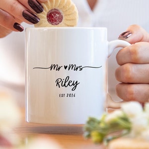Personalised Mr & Mrs Mugs, Personalised Wedding Gift, Personalised Couple Mugs - Mr and Mrs Gift