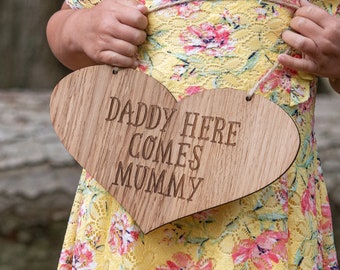 Here comes Mummy, flower girl sign, page boy sign, wedding, flower girl, daddy here comes, rustic wedding, carrying sign 08WS