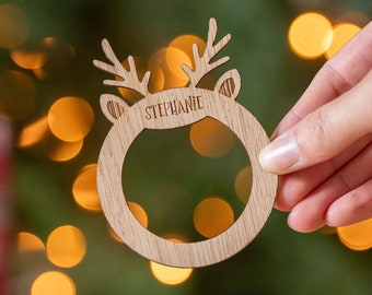 Noms personnalisés de porte-serviettes de rennes de Noël | réglage du nom de lieu de décor de table de dîner | décorations de table de Noël en bois