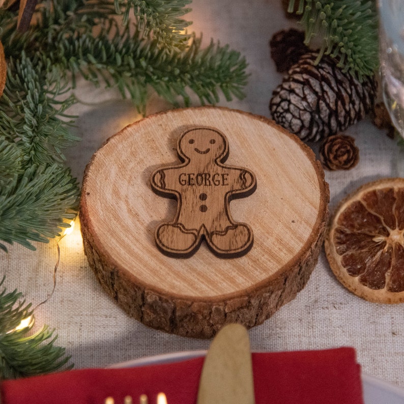 Personalised gingerbread man Christmas place names dinner table decor place name setting decoration wooden Christmas table decorations imagem 3