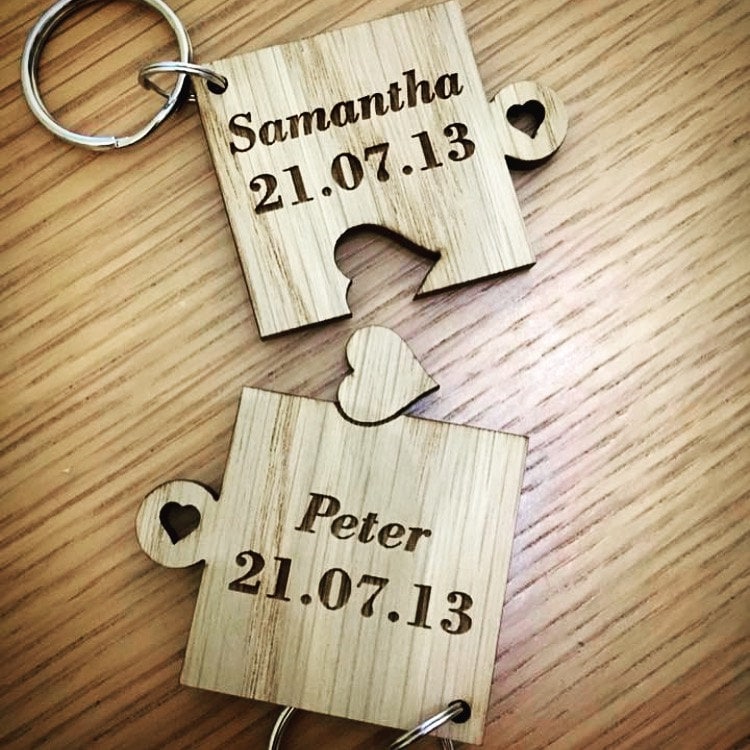 Valentines day gift, Valentine&#39;s Day Keyring, Valentine&#39;s gift for him, Valentine&#39;s gift for her, Personalised wooden puzzle keyring. G02
