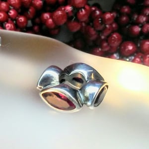 Pandora ruby anniversary charm top