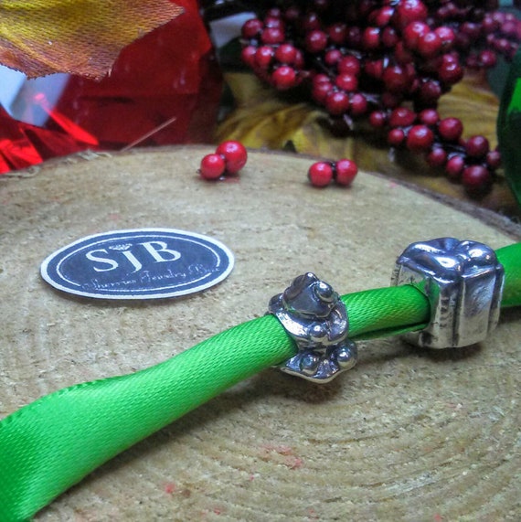 Christmas Tree Charm Gift Set, Tree and Gift Bead… - image 1