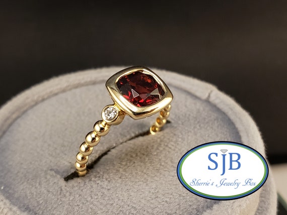 10k White Gold Cushion Garnet Bezel Set Beaded Design Ring 10k White Gold Cushion Garnet Bezel Set Beaded Design Ring