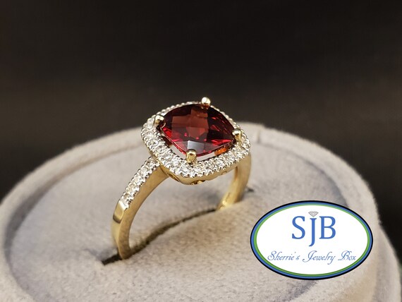 14k White Gold Garnet Cushion and Diamond Ring 14k White Gold Garnet Cushion and Diamond Ring
