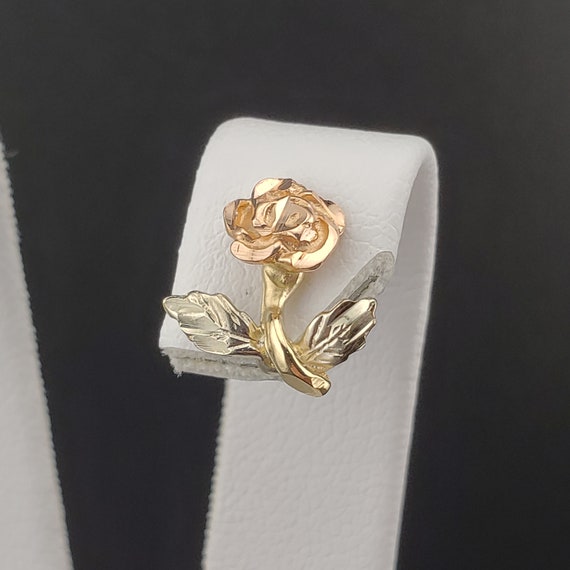 Vintage Flower Earrings, 14k Tri Color Gold Studs… - image 5
