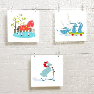 Skateboarding niños carteles - arte scooter para niños - niños playroom impresiones digitales - arte moderno de la guardería - divertida decoración de la pared infantil - arte juguetón de los niños