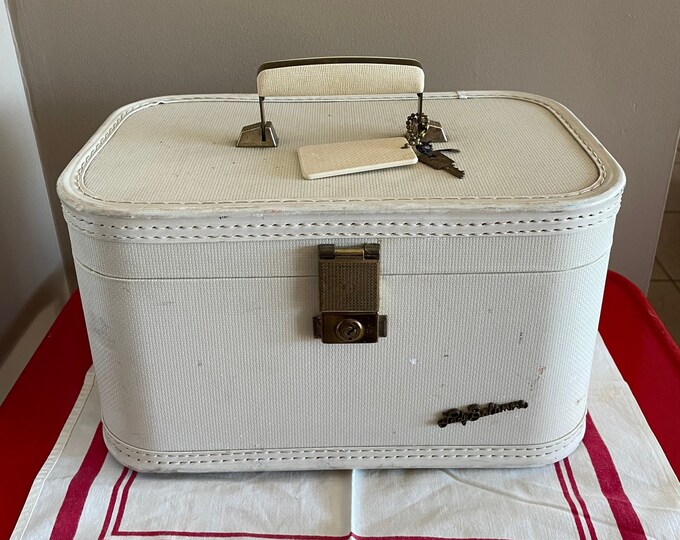 Vintage Lady Baltimore Train Case White Exterior With Blue Interior Lining Etsy