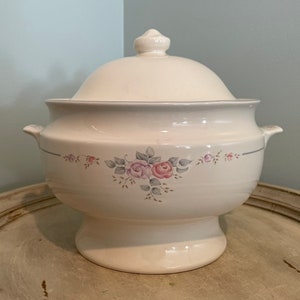 Vintage Pfalztgraff Soup Tureen with Lid ~ Trousseau Pattern ~ 16 Cups