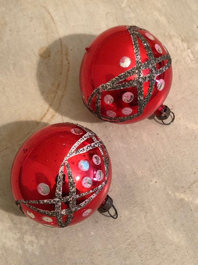 Mid Century Ornaments Red White and Silver Colors | Etsy