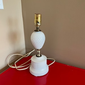 Vintage Table Lamp ~ White Milk Glass Hobnail Accent Light #2