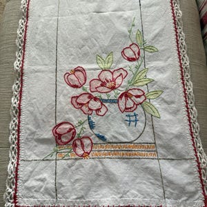 Vintage Table Runner ~ Embroidered Flowers ~ Dresser Scarf