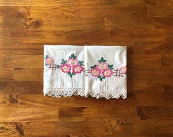 Vintage Embroiderd Floral Pillowcases with Scalloped Crochet Edging