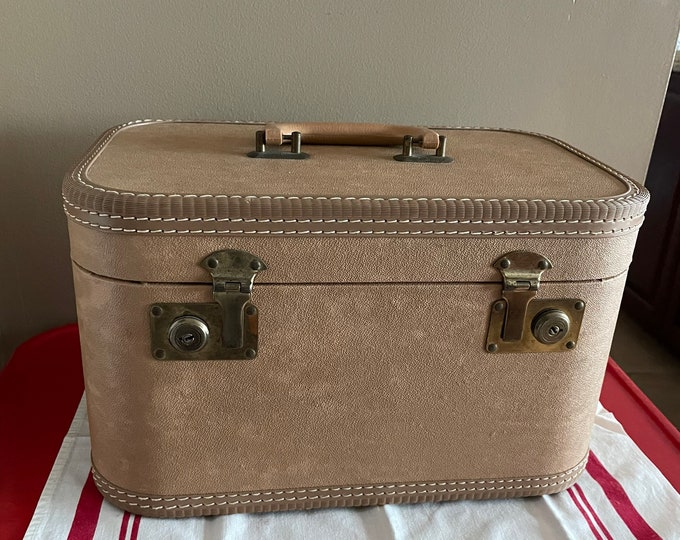 Vintage Train Case Beige Color With Gold Hardware Etsy