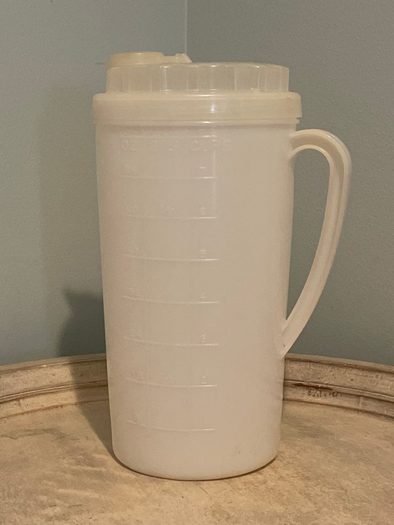 2 Quart Pitcher With Easy Pour Lid White Plastic 