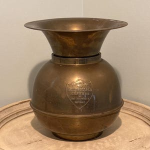 Vintage Brass Spittoon ~ Wells Fargo & Co Express ~ 10 Inch Tall