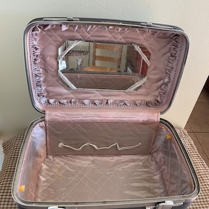 Vintage Train Case ~ American Tourister ~ Pink Satin Interior