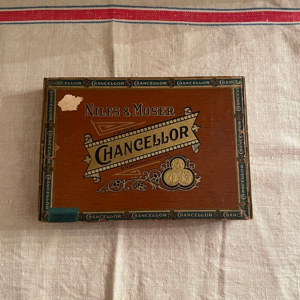 Niles & Moser Chancellor ~ Imperiales Wooden Cigar Box