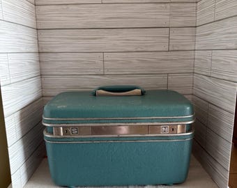 Vintage Samsonite Silhouette Traincase ~ Hardcase ~  Turquoise blue Color