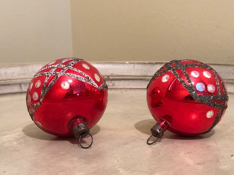 Mid Century Ornaments Red White and Silver Colors - Etsy