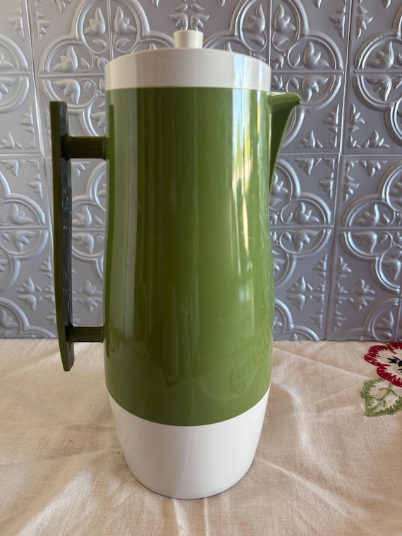 Vintage Aladdin Beverage Butler Thermos Pitcher, Quart Size in a
