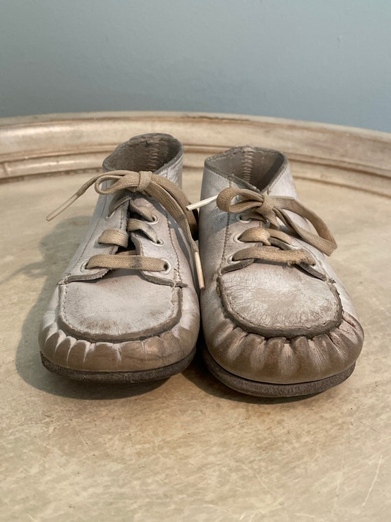 Vintage Baby Shoes ~ White Leather - image 3