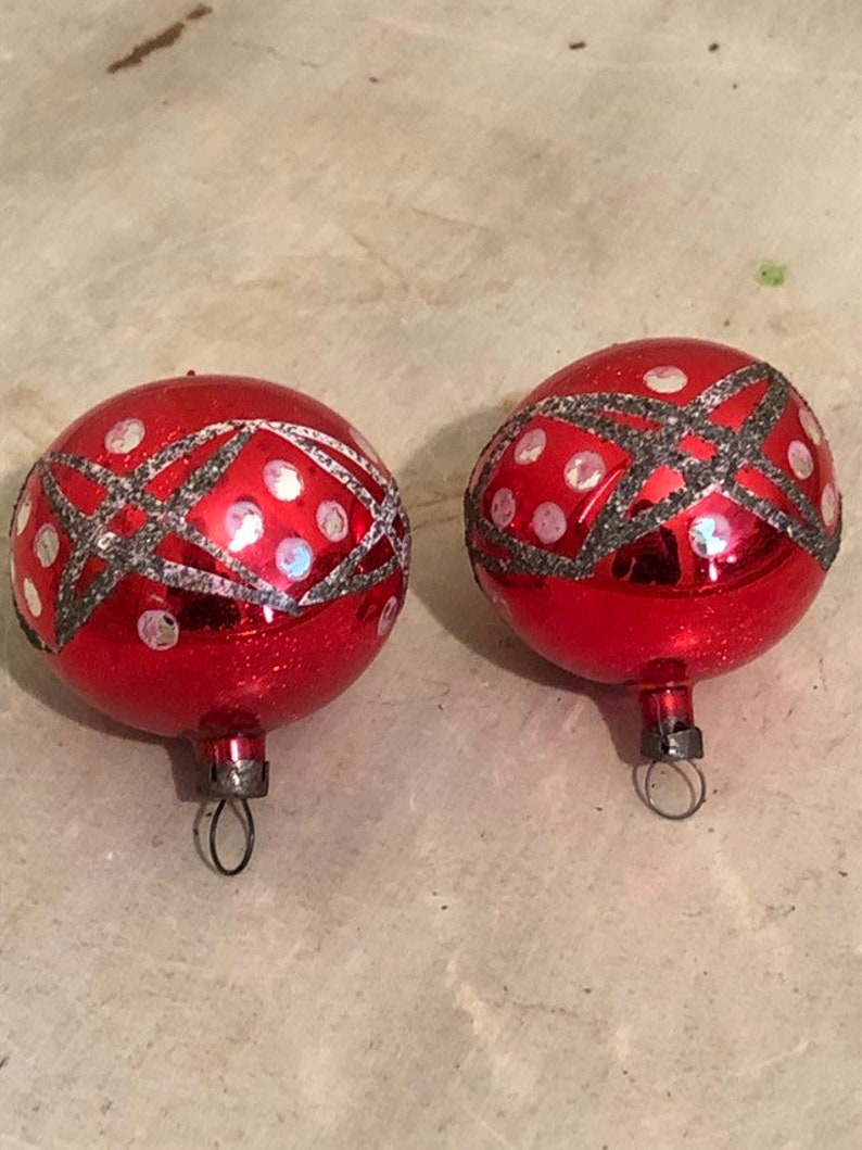 Mid Century Ornaments Red White and Silver Colors - Etsy