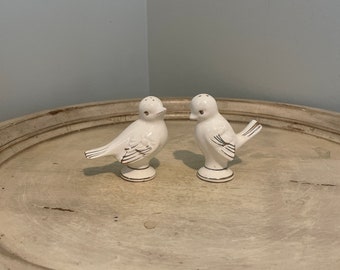 Vintage Salt and Pepper Shakers ~ White Love Birds with Gold Trim