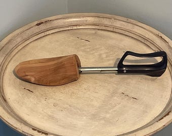 Vintage Shoe Keeper, Travel Tree, Size 5