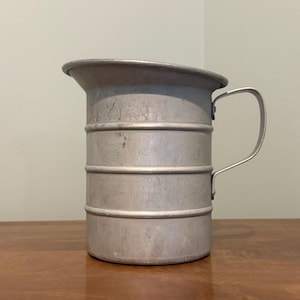 Vintage Measuring Cup ~ 4 Cup ~ Wear Ever No 5261