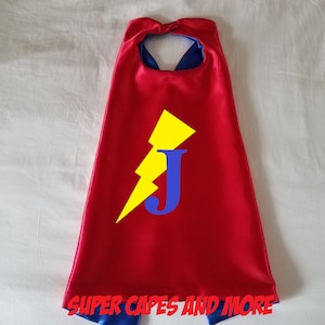 Capa de superhéroe con relámpago y carta / Favores de fiesta / Regalos / Cumpleaños / Foto Prop