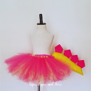 Saia tutu de dinossauro com cauda (faixa de cabeça não incluída) / cauda de dinossauro / fantasia de dinossauro / aniversário de dinossauro / presente de dinossauro (rosa choque e amarelo)