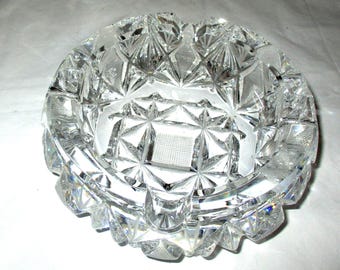 Beautiful 24% Lead Crystal Cigar Ashtray or Trinket Holder W/Diamond Pattern