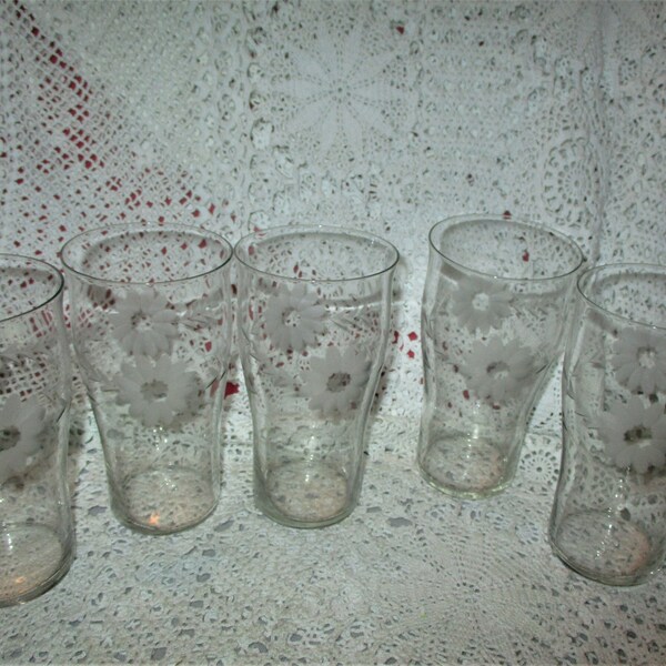 Beautiful Vintage Etched Daisy Crystal Tumblers Drinking Glasses Set 5