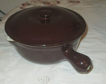 Vintage Hall Lidded 1 Qt  Casserole Dish W/Pour Spout and  Handle #647