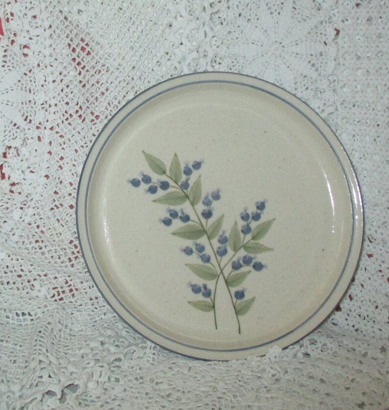 Vintage Union Stoneware Blueberry Plate 1983