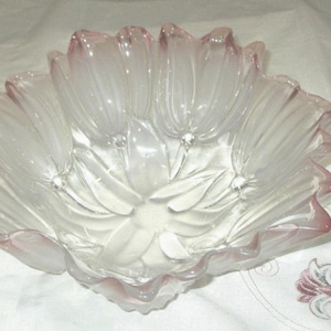 Vintage Mikasa Walther Glass Pink & Frosted Tulip Designed Glass Bowl
