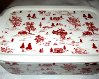 Grace Pantry 2 Qt Porcelain Lidded Casserole With Red Toile Winter Scenes New