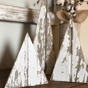 Shabby barnwood Christmas trees