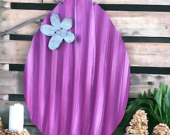 huevo de Pascua de estaño corrugado / huevo de Pascua de estaño pintado a mano / huevo de Pascua rosa / decoración rústica de Pascua de estaño