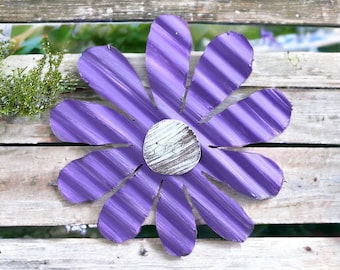 purple corrugated tin daisy / corrugated tin garden decor / rustic tin flowers / rusty tin flower